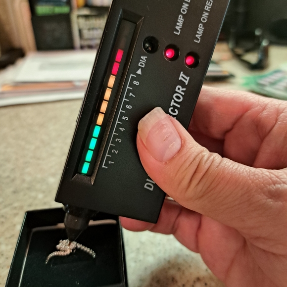 Diamond twist ring size 7 - Picture 7 of 9